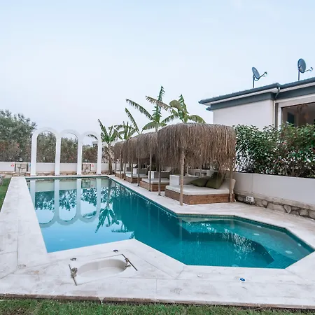 Urla 1867 Hotel