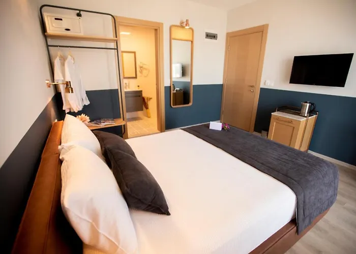 فندق Urla 1867 *