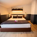 Urla 1867 Hotel