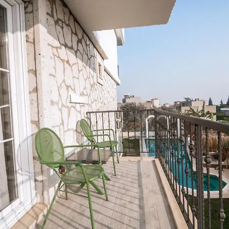 Urla 1867 Hotel *