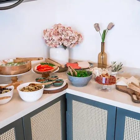 Urla 1867 Hotel